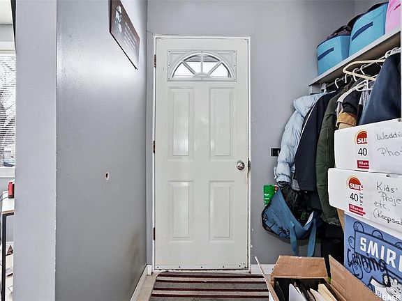 3rd image of 2804 Grant ROAD