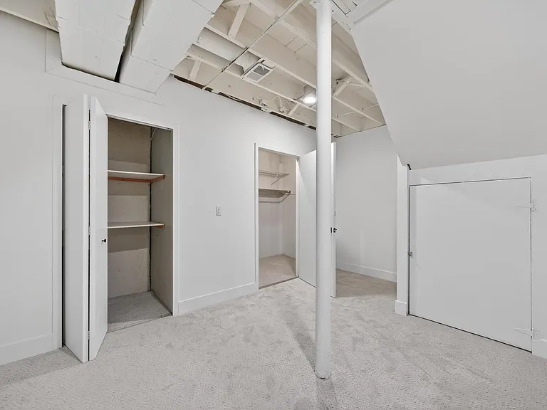 372 W Brown St #3 — Photo 33
