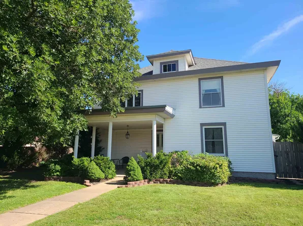 224 W Wisconsin St, Russell, KS 67665