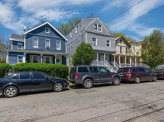 2nd image of 199 Oakwood Pl #1