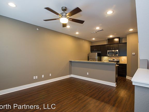 3rd image of 403 College Main #403