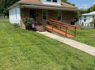 410 2nd St, Blackstone, VA 23824