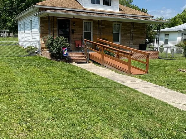 410 2nd St, Blackstone, VA 23824