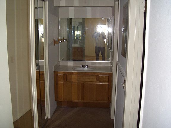 Bathroom hallway - vanity
