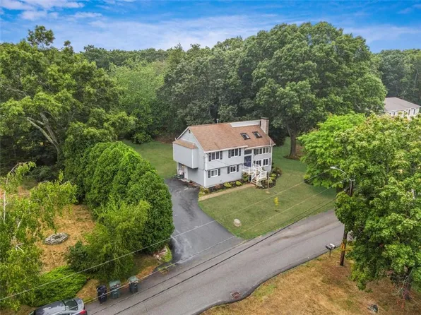 8 David Dr, Coventry, RI 02816