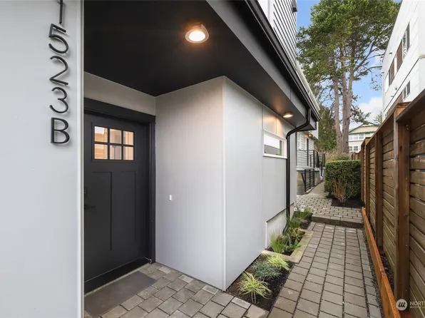 1523 B 44th Avenue SW, Seattle, WA 98116