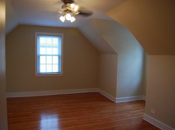 4th image of 7534 N Keeler Ave