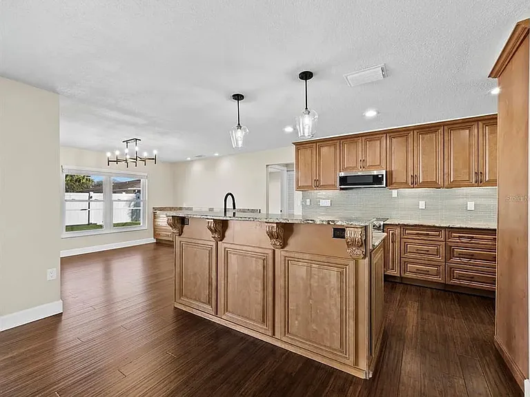 1856 Woodhaven Cir — Photo 7