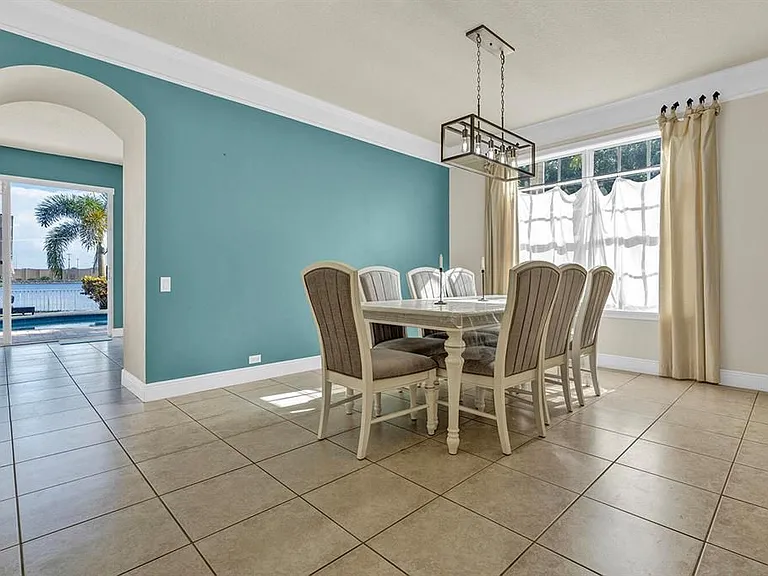 10290 NW 60th Pl — Photo 25