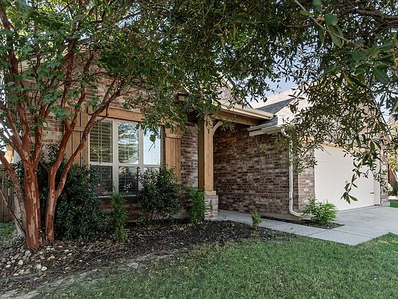 3rd image of 517 Goldstone Ln