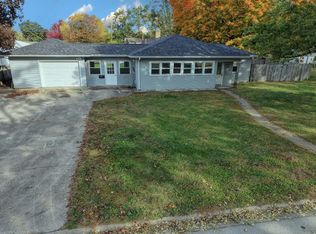 608 E Grant St, Watseka, IL 60970