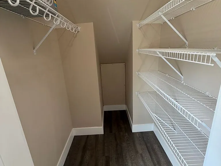 804 E Connecticut St — Photo 10
