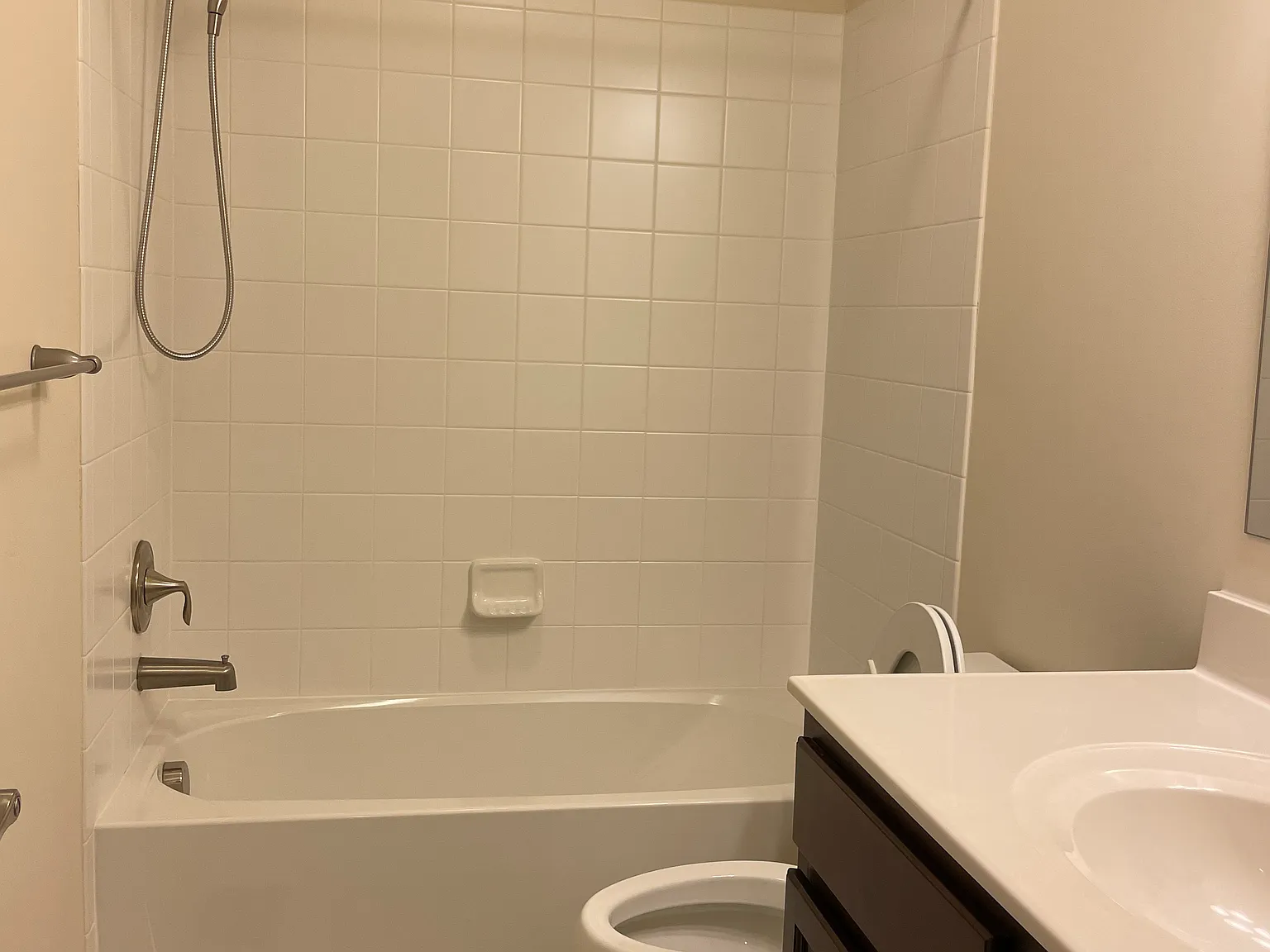 3 bed, 1614 sqft, $2,700 — Photo 3
