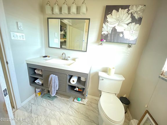 5th image of 671A New Castle Court