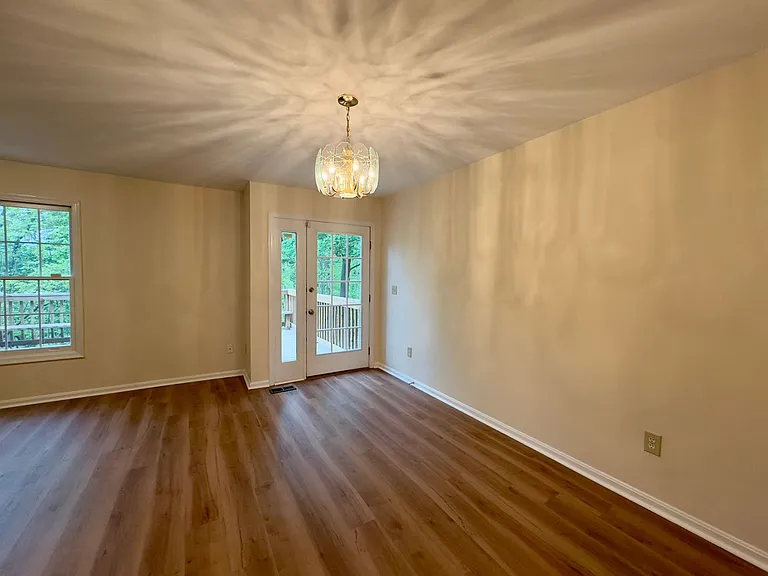 53 Cedarwood Cir — Photo 3