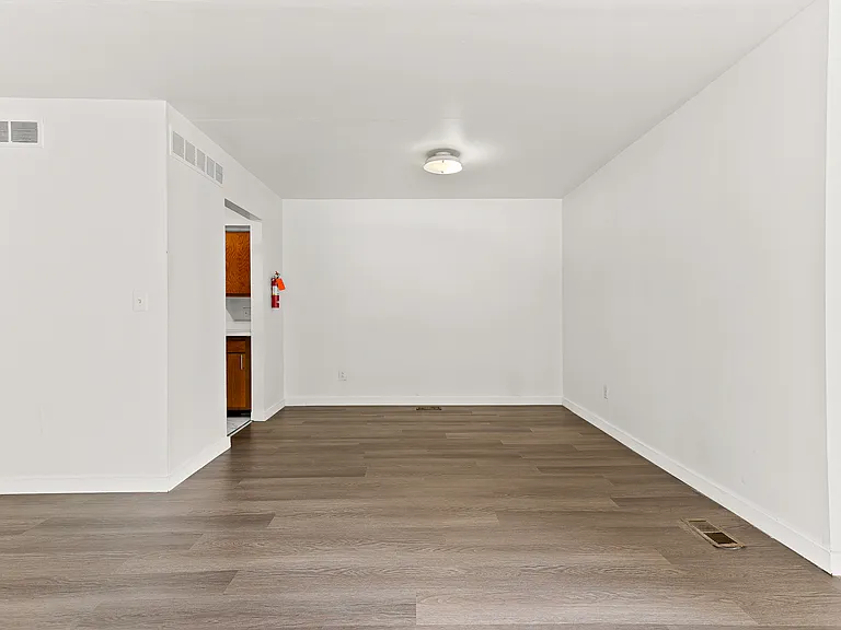221 N Normal St — Photo 4