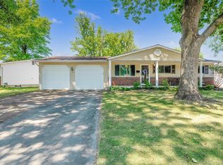 1175 Bluebird Dr, Florissant, MO 63031