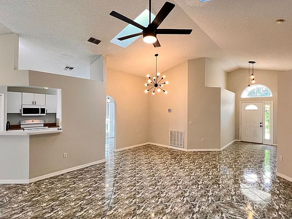 4th image of 14405 Lake Price Dr