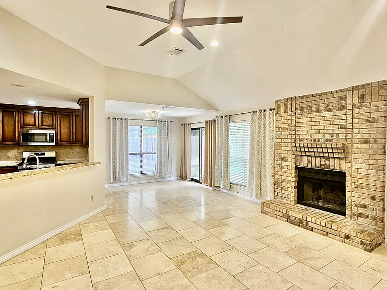 1445 Sedalia Dr — Photo 5