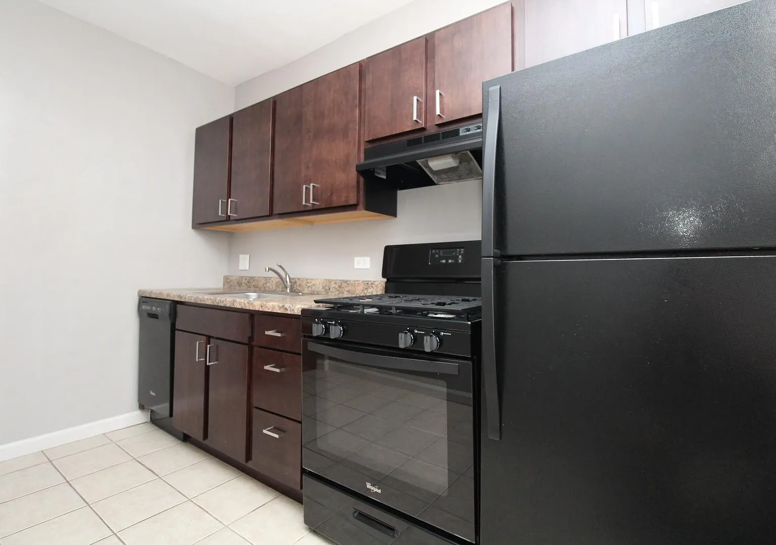 1 bed, 550 sqft, $1,584 — Photo 3