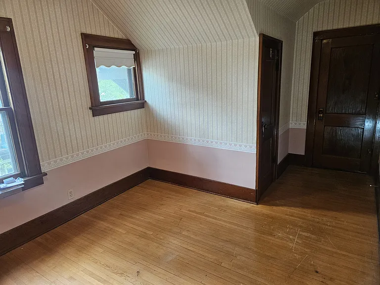 416 Hassan St SE — Photo 17