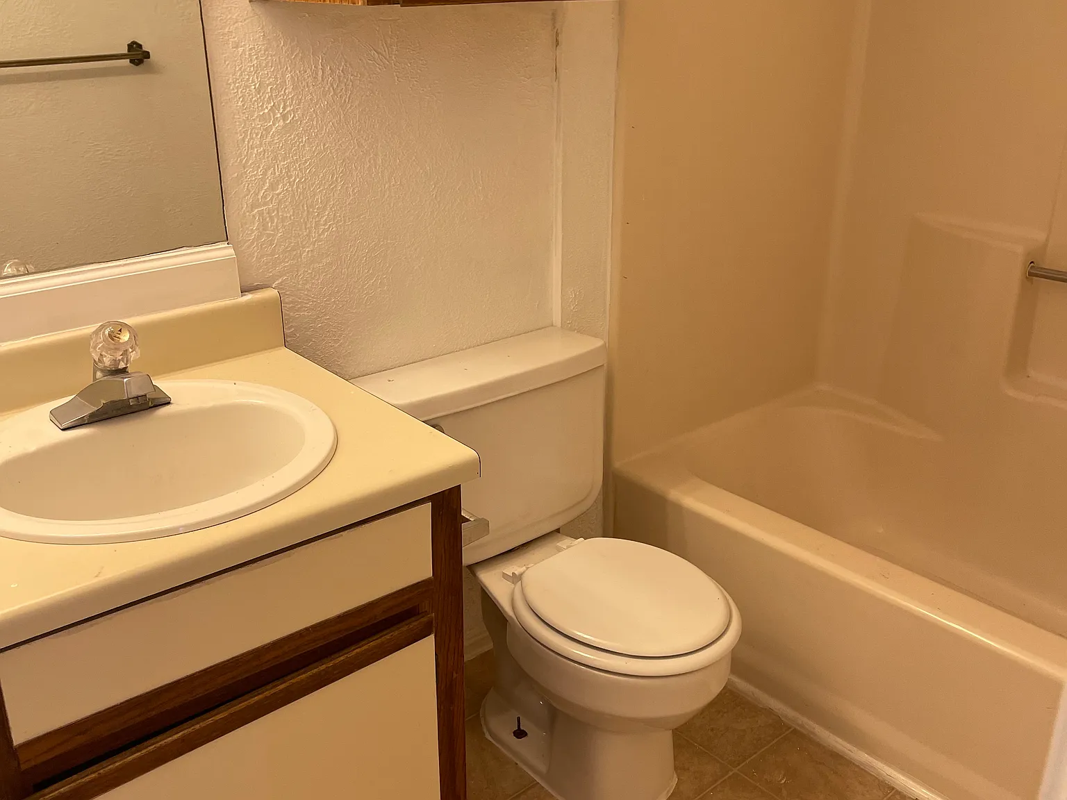 3 bed, 1252 sqft, $1,650 — Photo 2