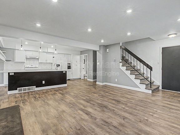 4th image of 11789 Pennsylvania St