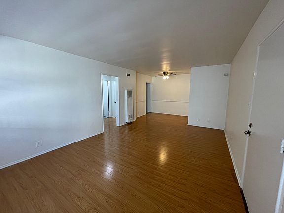 5th image of 12827 Burbank Blvd #6