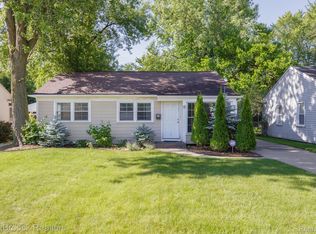 15711 W Forteen Mile Rd, Beverly Hills, MI 48025