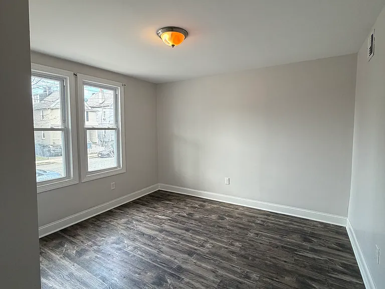 469 Alden St #1 — Photo 2