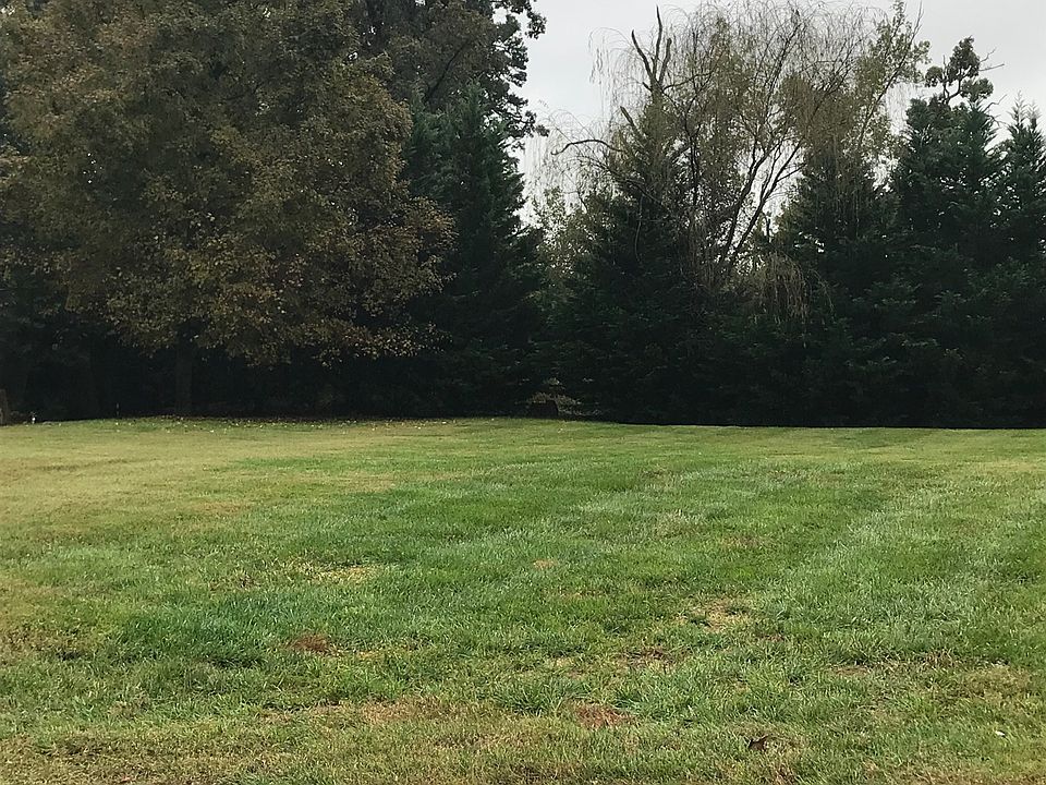 2nd image of 1634 Staffwood Rd