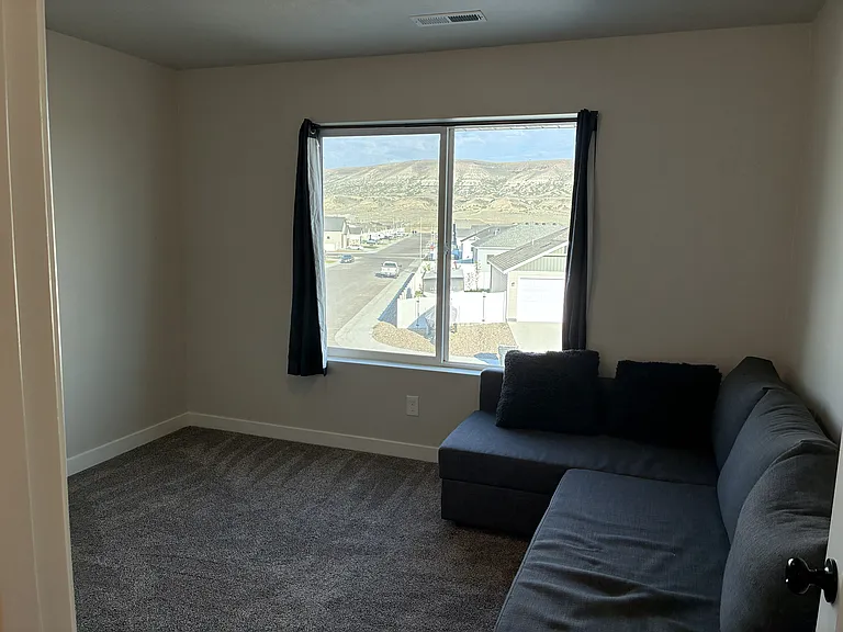 1405 Louise Ln — Photo 5