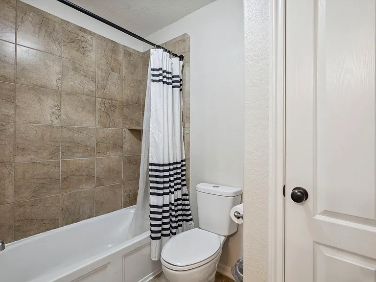 5907 Wrest Point Ct — Photo 31