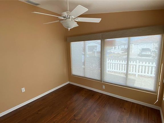 4th image of 1384 Fairway St