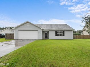 208 Cherry Blossom Dr, Richlands, NC 28574