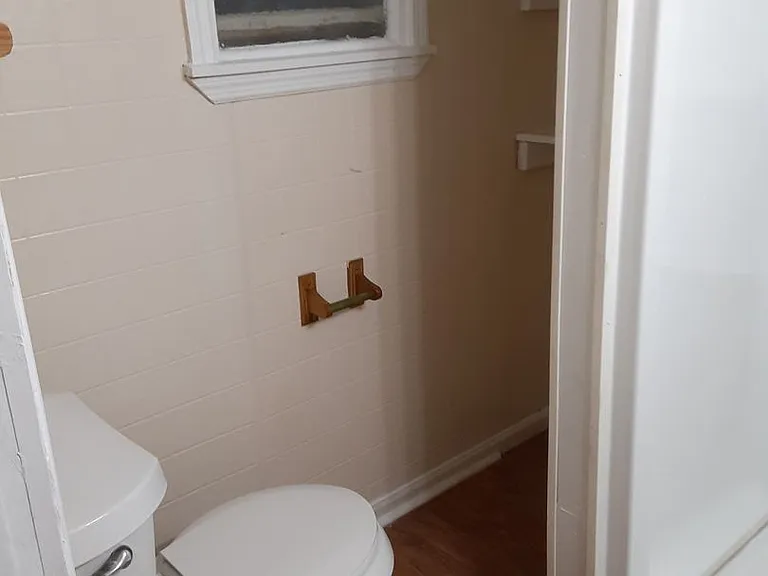 1512 Flora St — Photo 6