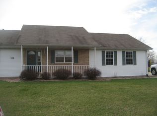 13 Triland Ct, Highland, IL 62249