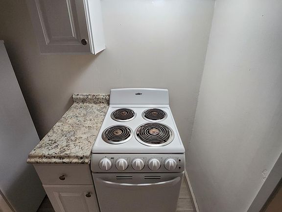 4th image of 142A Wilson Ave #142A