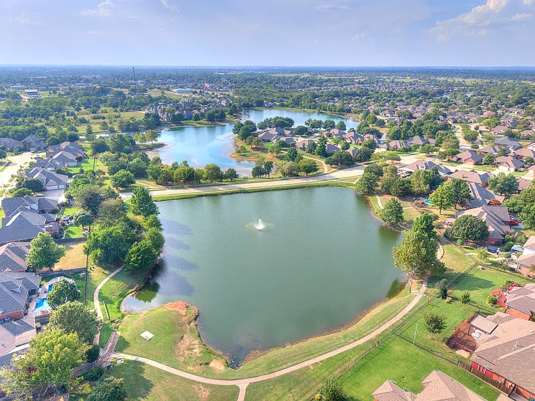 2913 Daybreak Dr — Photo 47