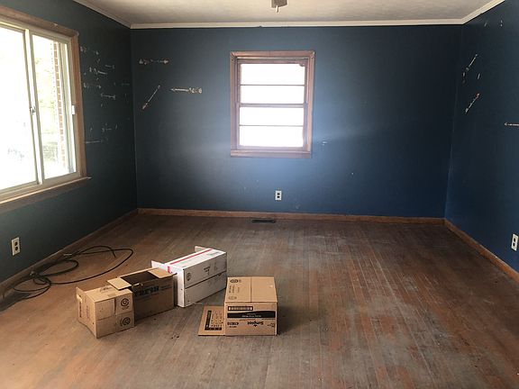 4th image of 350 Kennedy St