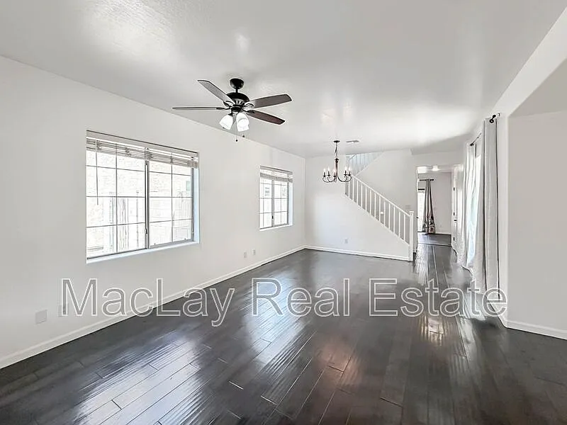 Building Photo - 1707 S Rochester Dr