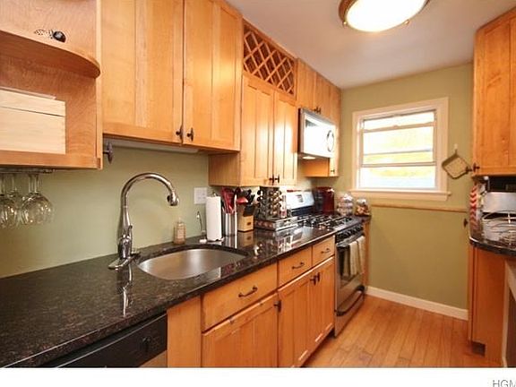 4th image of 233 S Buckhout St #233