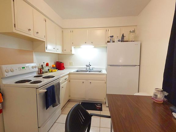 5th image of 3227 Saint Joseph St
