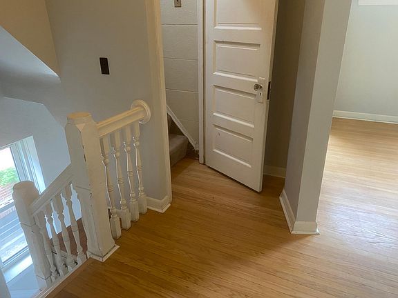 5th image of 4948 Botanical Ave #2F