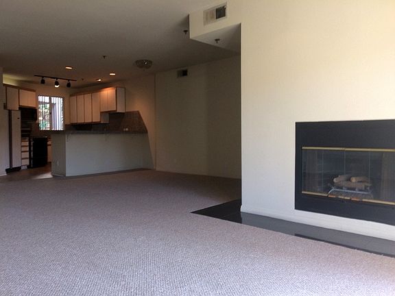 3rd image of 2222 N Beachwood Dr APT 310
