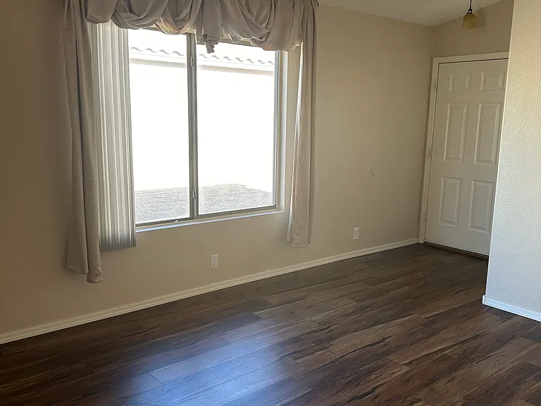 15743 W Elm St — Photo 11