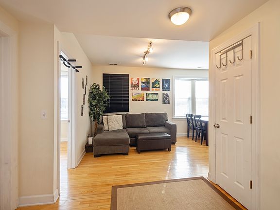 2nd image of 5150 N Avers Ave APT 3E