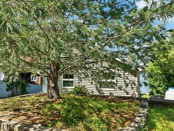 3rd image of 93 Conleys Grove Road