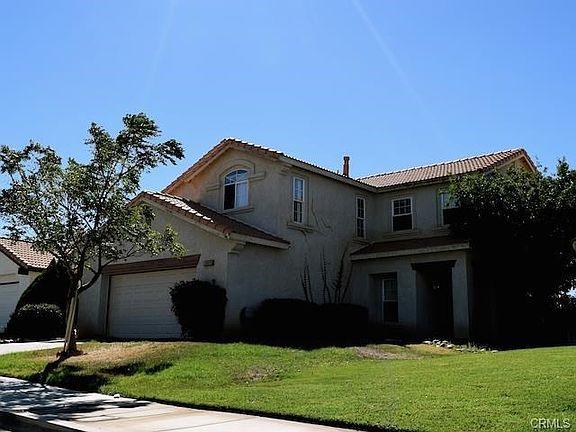 3 bed/2.5 bath w/ loft, 2-car garage in a quiet neighborhood.