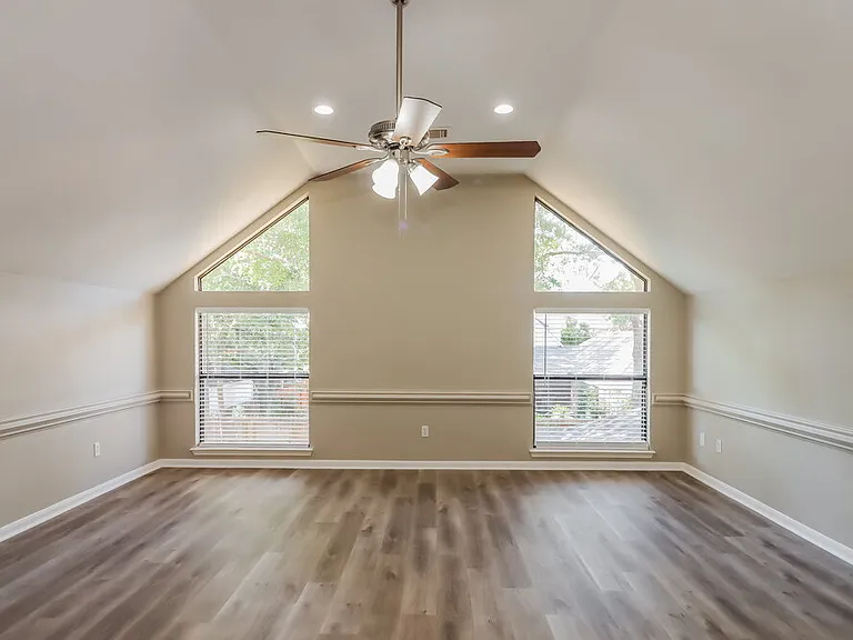6031 Spring Creek Ln — Photo 13